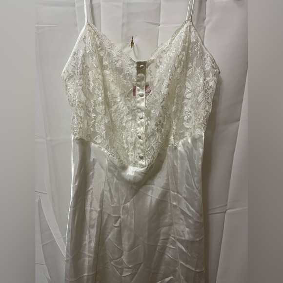 Vintage hand dyed Oleg cassini nightgown - Picture 2 of 5